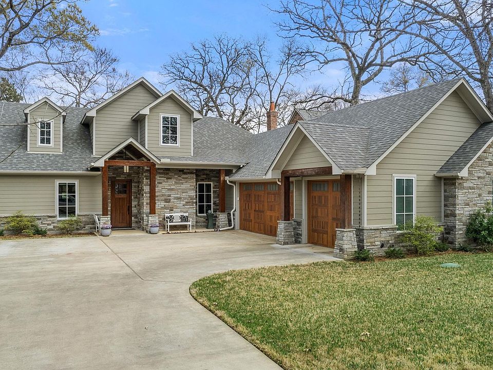 1st image of 201 Dogwood Lakes Cir