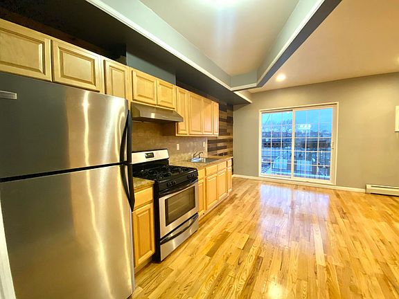 3rd image of 20-26 Steinway St #3L