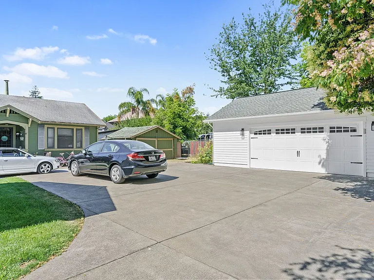 547 Randolph Street — Photo 18