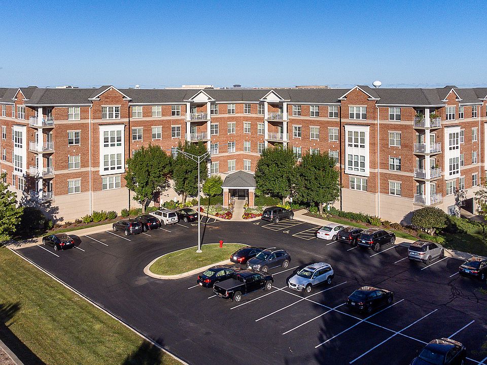 1st image of 101 Pointe Dr Unit 211