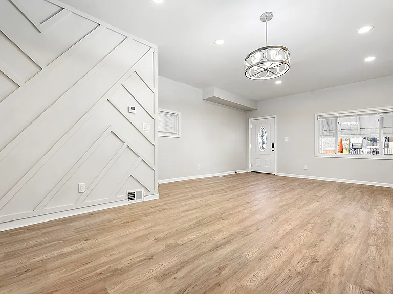 440 Ruxton St — Photo 1