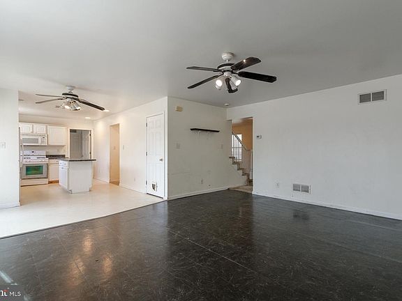 5th image of 438 Durham Rd