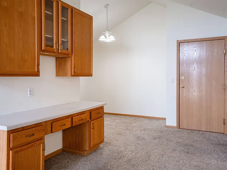 Fargo, ND Summit Point Apartments | 22A | Entry