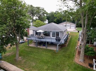 2132 Wolfs Point Dr, Rochester, IN 46975