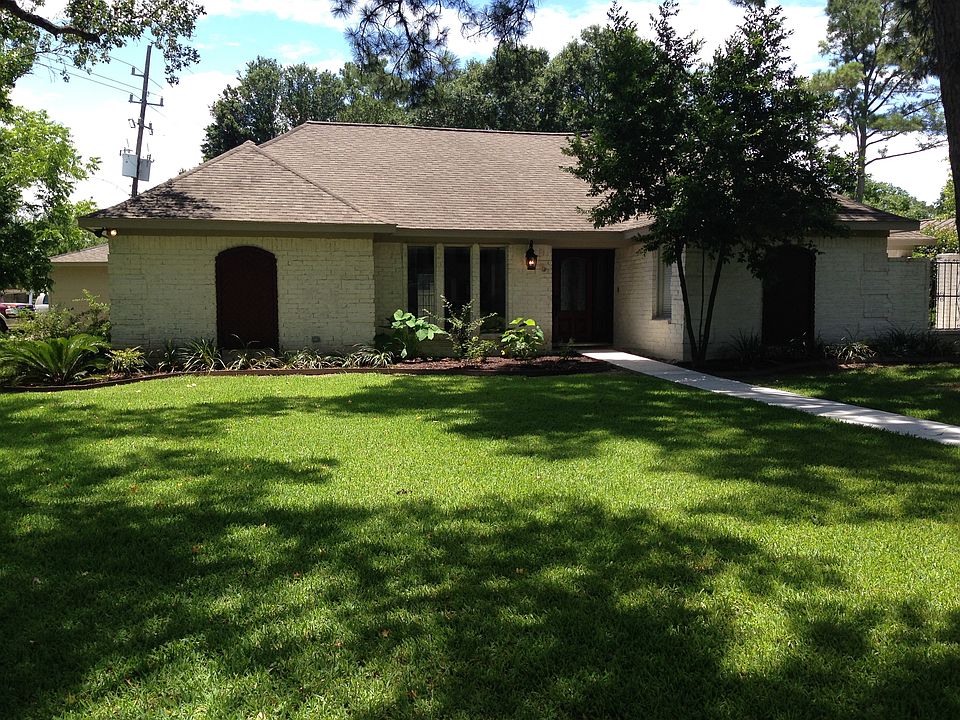 1st image of 5903 Echo Lake Ln