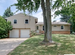5892 Ridgebrook Ave SE, Grand Rapids, MI 49508