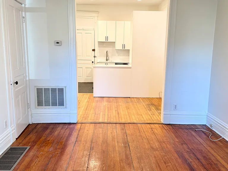 911 N Winchester Ave #1F — Photo 8