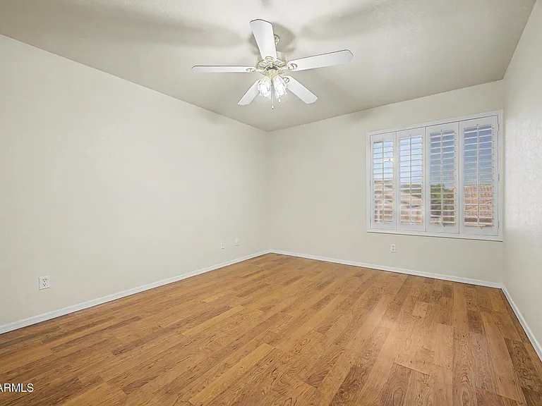 1722 E Samuel Dr — Photo 41