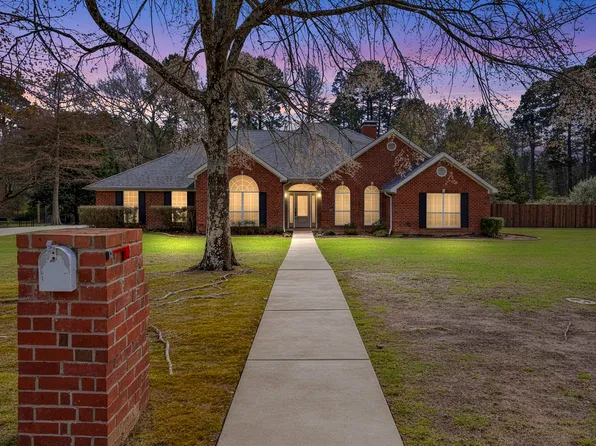 2 Tallwood Ln, Longview, TX 75605