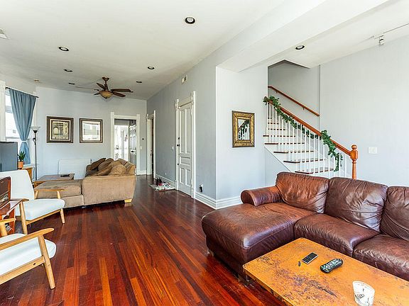 4th image of 827 W Wrightwood Ave APT 3