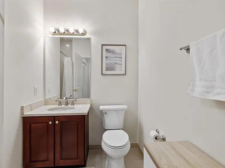 3204 Windsor Park Ct #204 — Photo 5