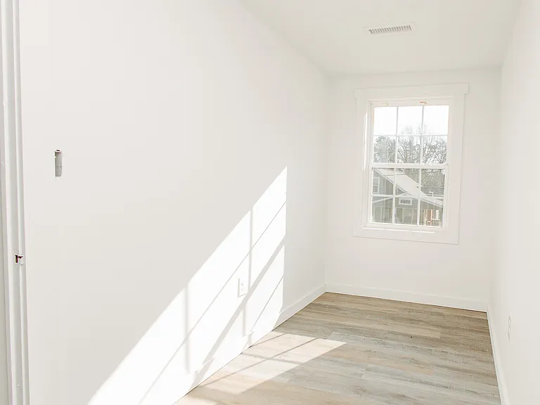 245 Carolina Ave — Photo 14
