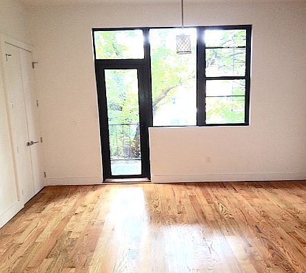 2nd image of 3459 Vernon Blvd APT 3R