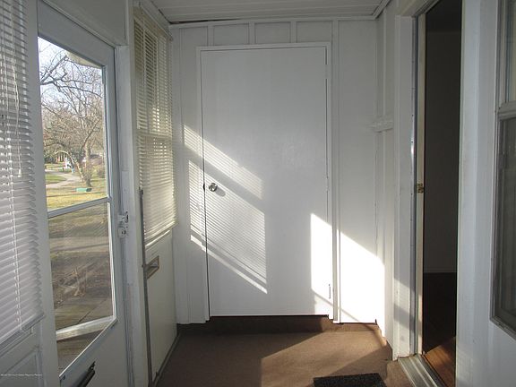 4th image of 103D Edinburgh Ln