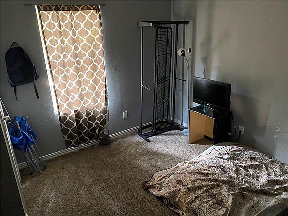 5th image of 3269 Grover Ave