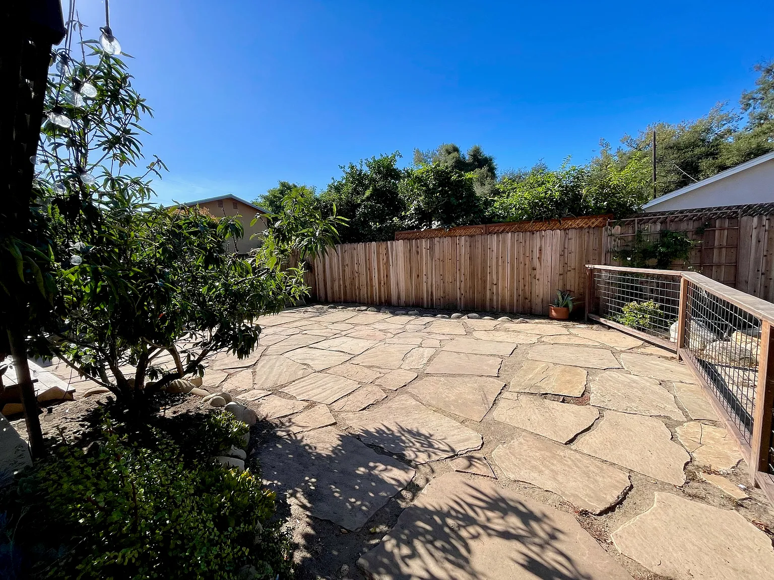 111 N Salinas St — Photo 3
