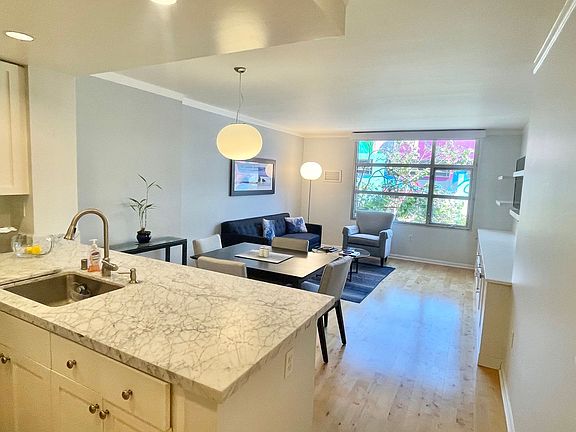 4th image of 1701 Jackson St APT 305