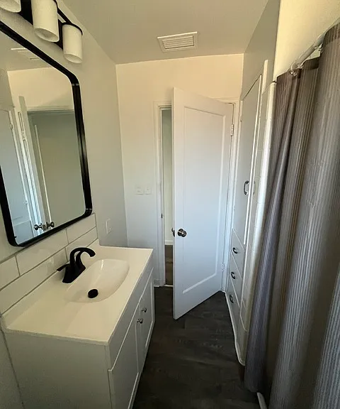 2400 Carlsbad Ave — Photo 11