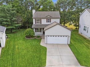 608 Heritage Cir, Fenton, MI 48430