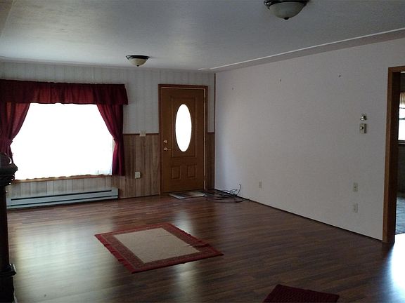 2nd image of 402 6th Ave W