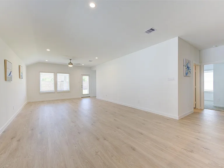 8038 Tropea Dr — Photo 21