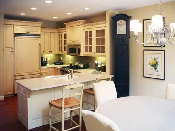 900 Lynnfield St #H33, Lynnfield, MA 01940