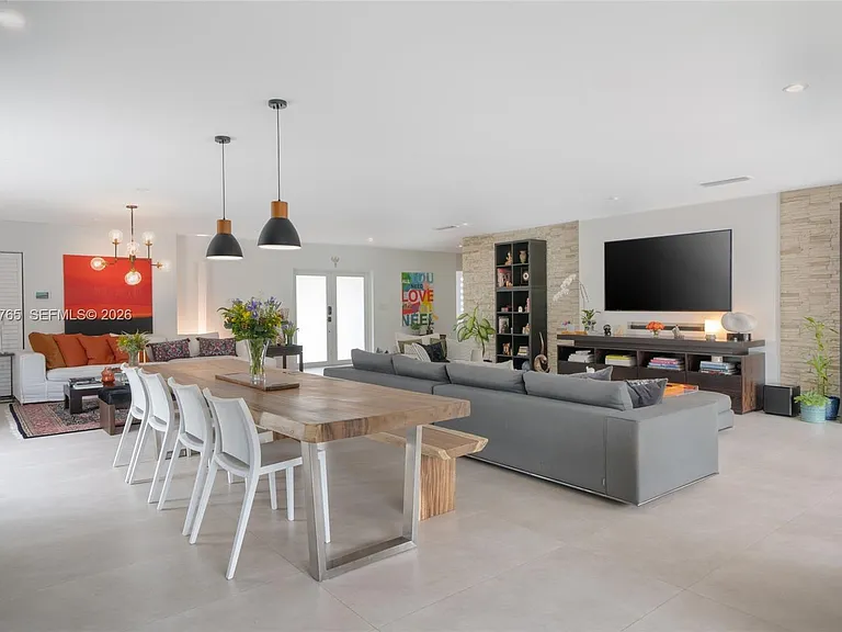 8535 SW 100th Ave — Photo 11