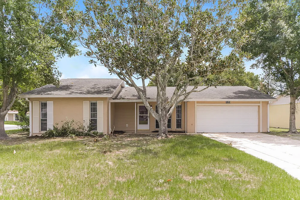3 bed, 2.0 bath, 1622 sqft, $2,015 — Photo 1