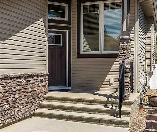 4th image of 604 SW Vista Dr SE
