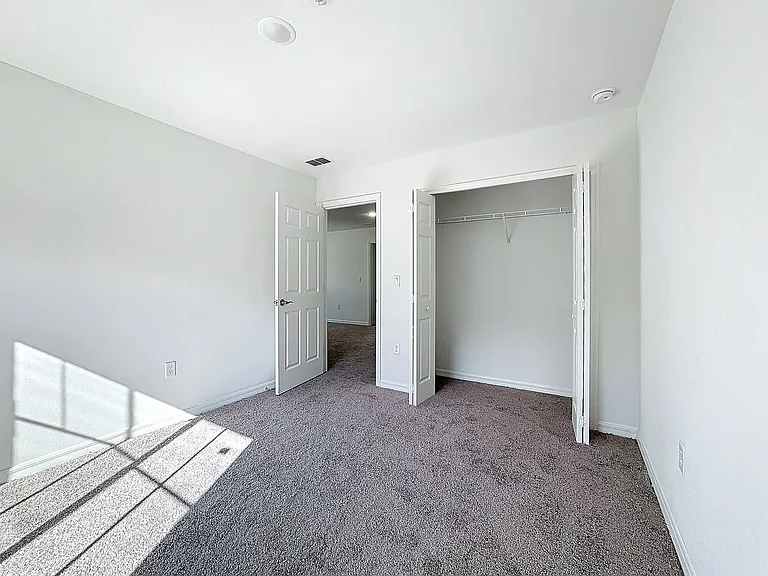 1748 Barton Towne Cir — Photo 39