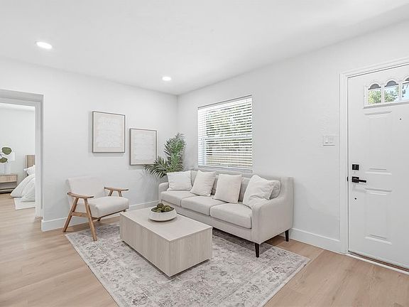 4th image of 2847 10TH AVENUE N