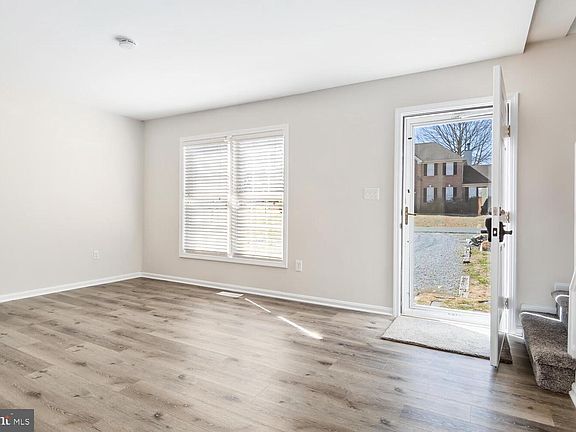 2nd image of 902 Kimberly Way
