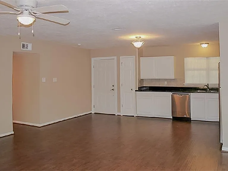 13 Blue Fox Rd — Photo 4