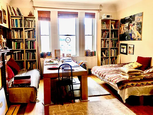 Rented by Batra Group Inc | media 5