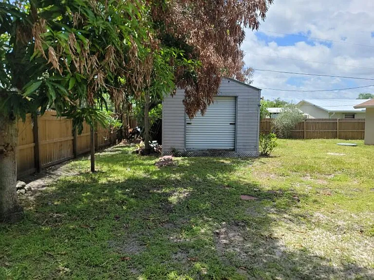 1901 SE Dock St — Photo 15