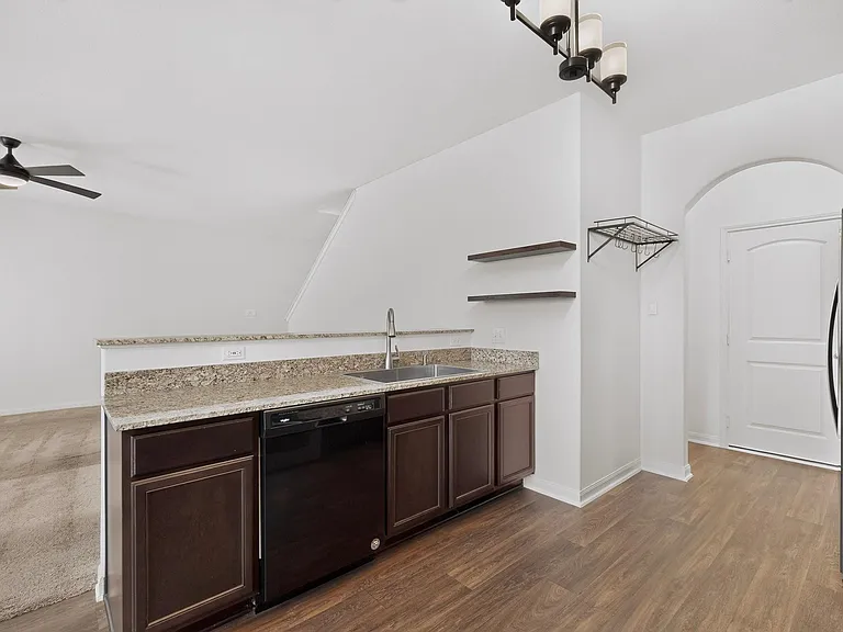 1382 Breanna Ln — Photo 8