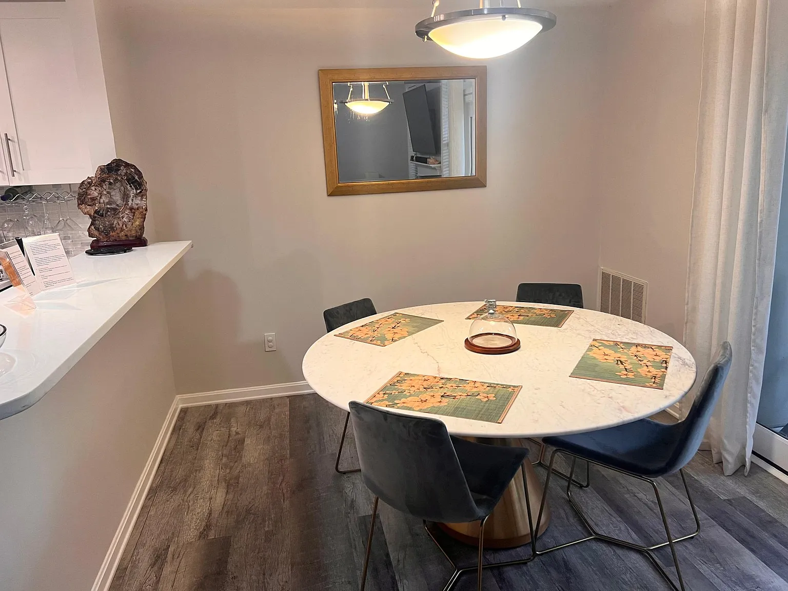 2 bed, 1110 sqft, $2,999 — Photo 4