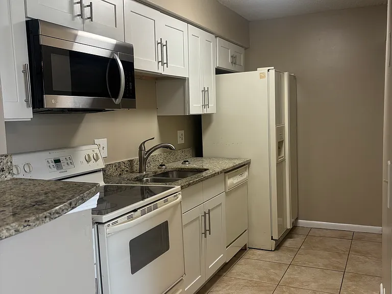 2483 Whispering Woods Blvd #1 — Photo 3