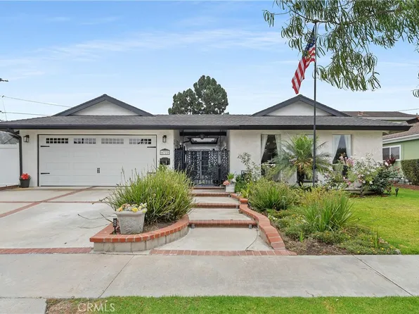 4722 Scenario Dr, Huntington Beach, CA 92649