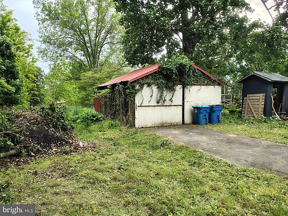 4th image of 2043 Newark Rd