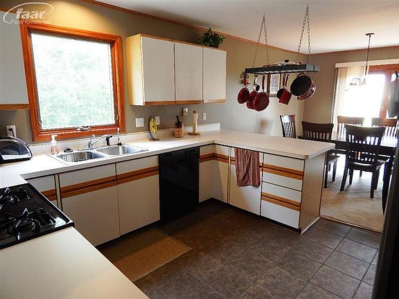 4th image of 10020 Arbor Ln