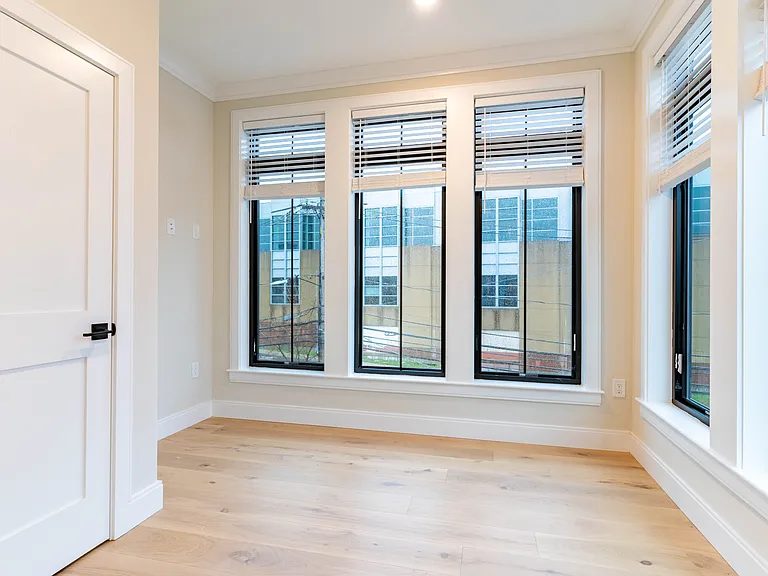 157 Everett St #202 — Photo 2