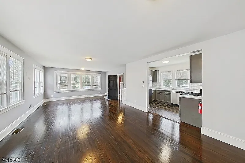 2 bed, 1000 sqft, $2,800 — Photo 4