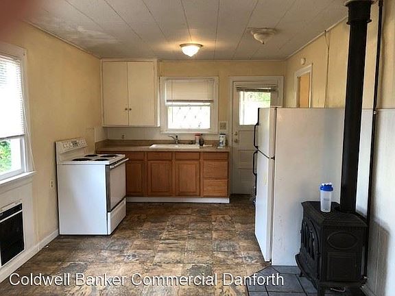3rd image of 9024 29th St W #B