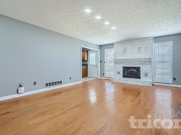 130 Southwood Ct — Photo 14