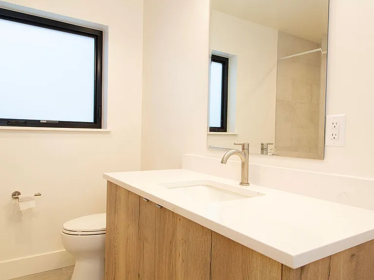 1010 Grand Ave — Photo 3
