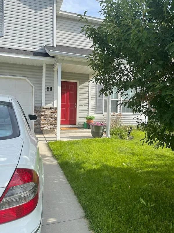 88 E Roselake Drive — Photo 2