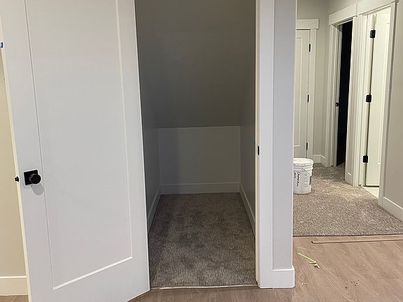 5th image of 176 W Hayata Ln