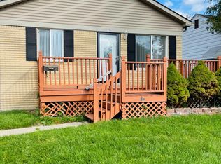 1411 E Madge Ave, Hazel Park, MI