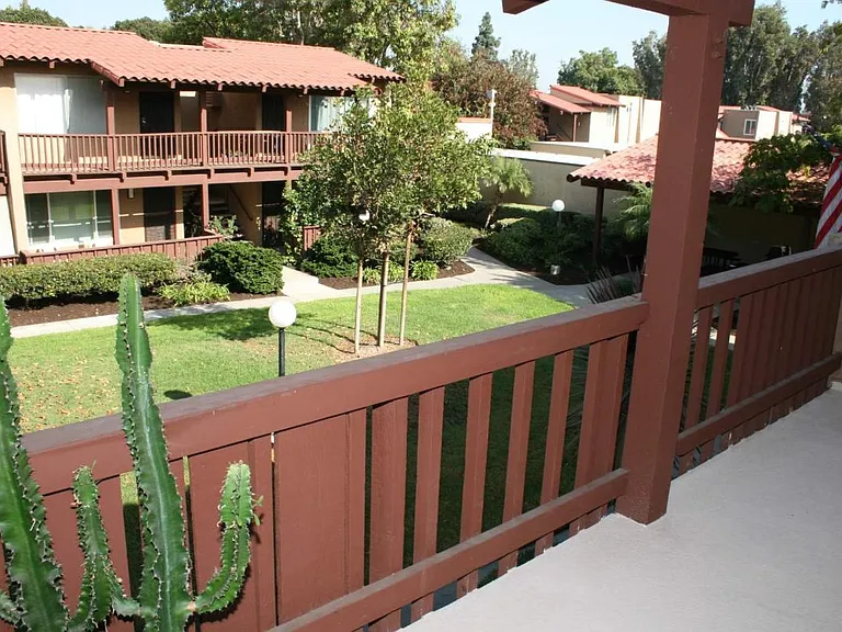 1000 W Macarthur Blvd #68 — Photo 1